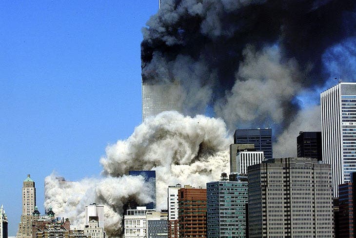 Plane crashes into the Empire State Building