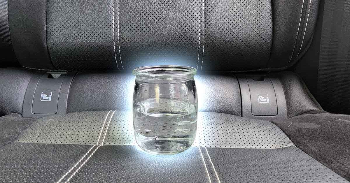 Un bol de vinaigre toute la nuit dans la voiture, cela élimine ce problème pour de bon