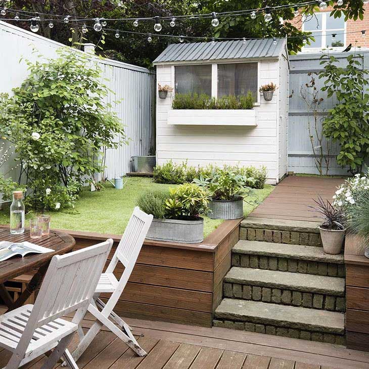 Una hermosa terraza elevada para recibir a sus invitados