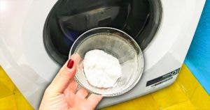 Un demi-bol de bicarbonate de soude suffit pour résoudre ces 3 problèmes de machine à laver