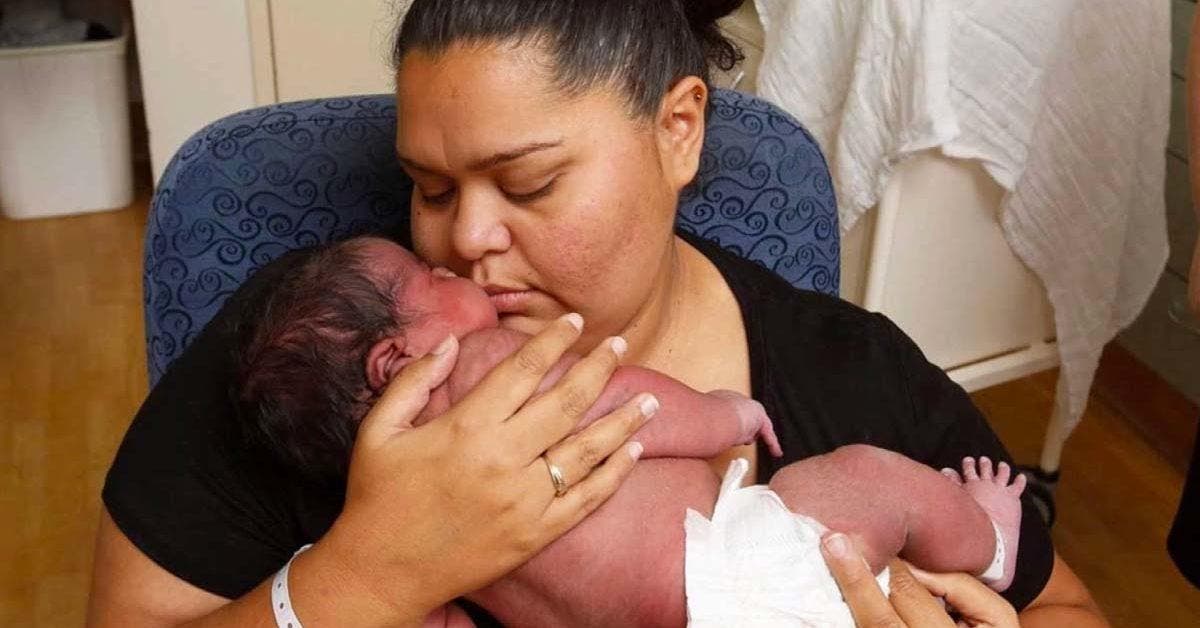 Une maman donne naissance à un bébé de 6 kg sans péridurale