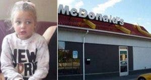 Une petite fille de 4 ans sort en pleurs des toilettes de McDonalds