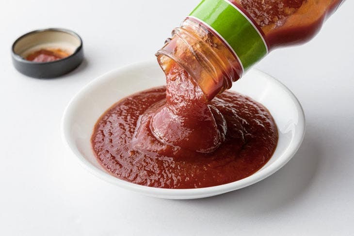 Pour the ketchup
