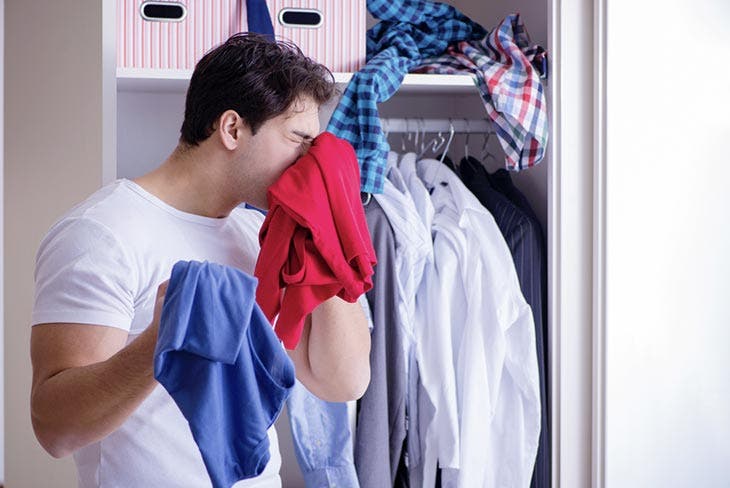 Vêtements qui sentent la mauvais – source : spm Vêtements qui sentent la mauvais – source : spm