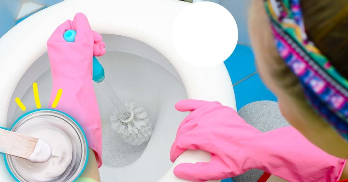 Voici comment supprimer les taches de calcaire de la cuvette des toilettes et la rendre comme neuve