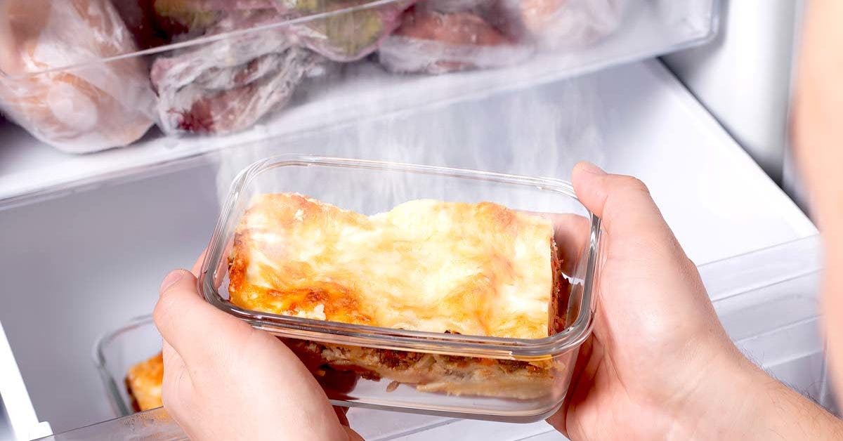 Voici pourquoi il ne faut jamais mettre d'aliments chauds au réfrigérateur