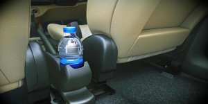 Voici pourquoi il ne faut surtout pas boire leau restee dans votre voiture 1