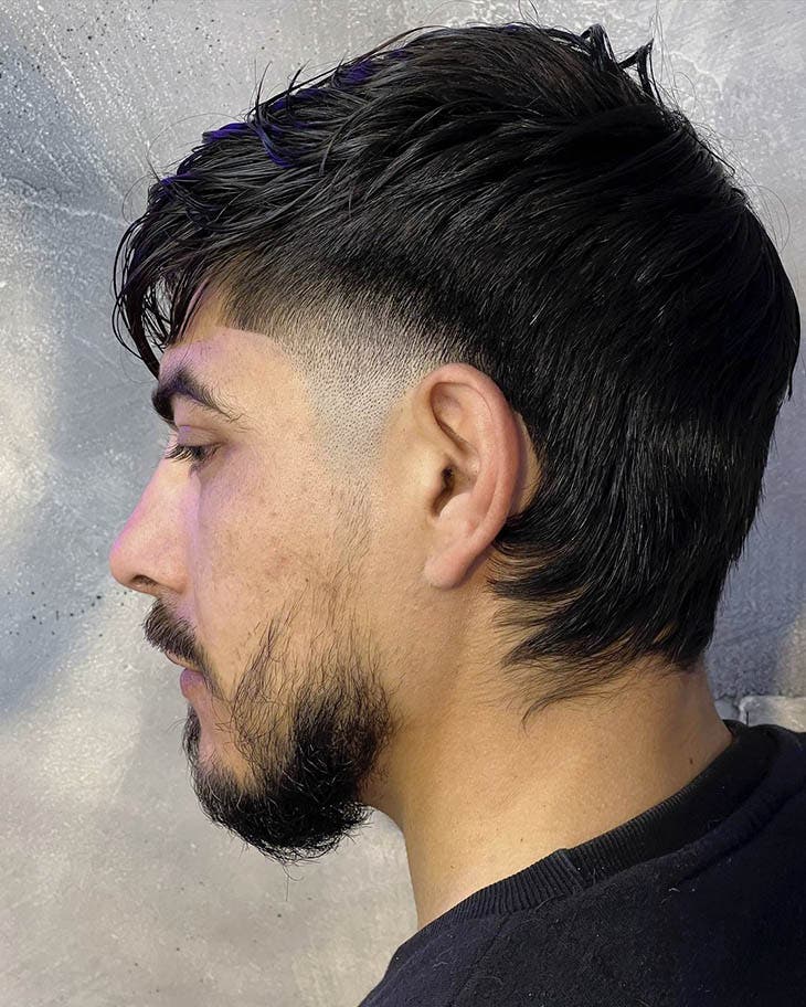 Wolf cut avec undercut Wolf cut avec undercut