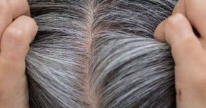 5 astuces de génie pour couvrir les cheveux gris naturellement à la maison