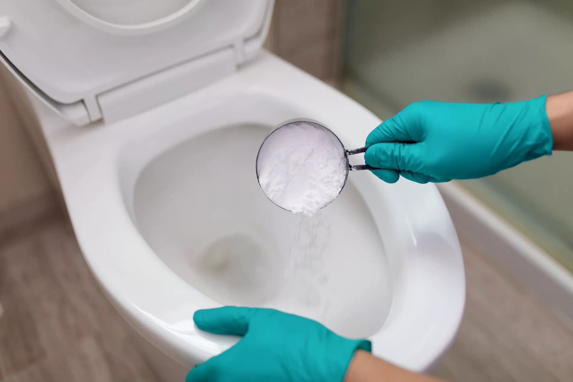 Bicarbonate de soude dans la cuvette - source : spm Bicarbonate de soude dans la cuvette - source : spm
