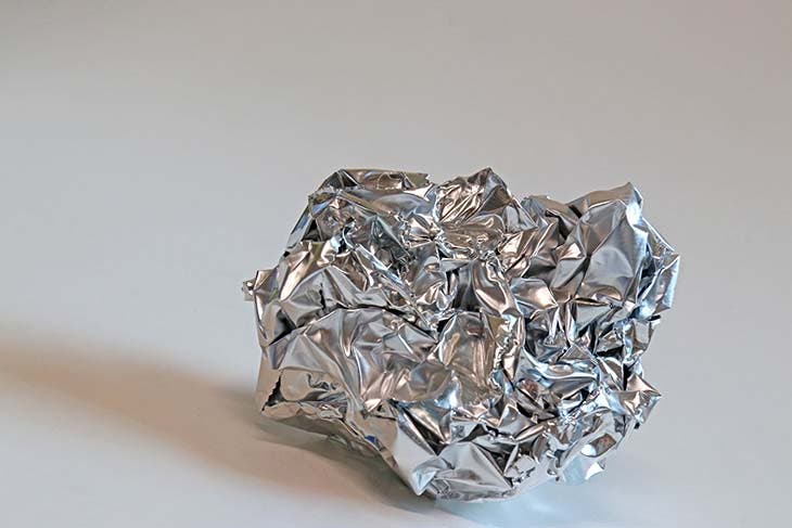 Pourquoi mettre une boule de papier d'aluminium dans la machine à laver ?