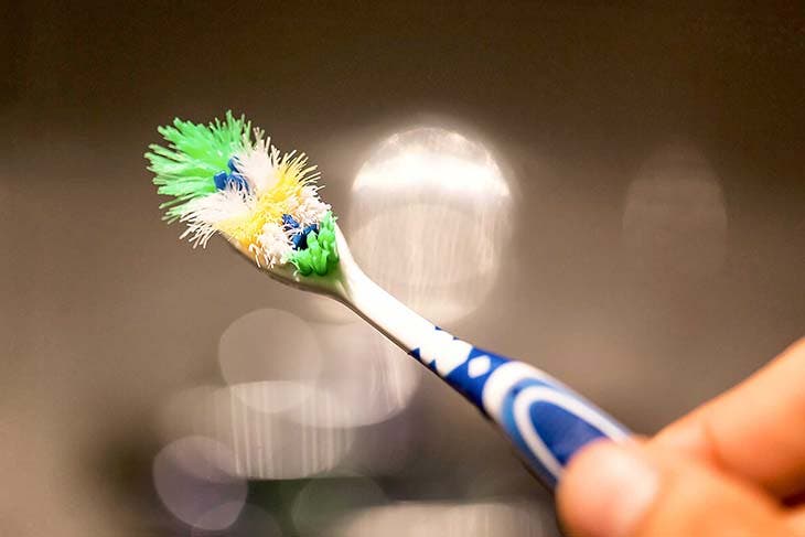 brosse a dents usée