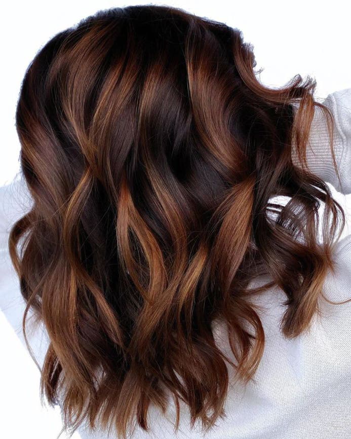 brun - Les 50 meilleures couleurs de cheveux et tendances de 2023