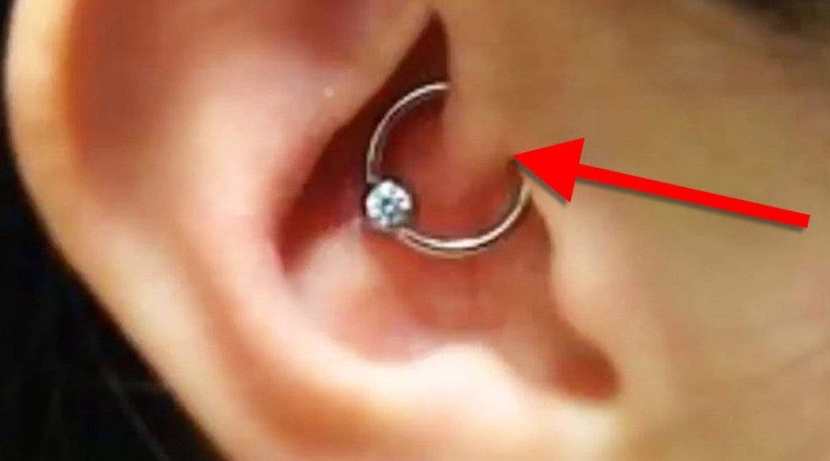 ce-que-cela-signifie-lorsque-vous-voyez-une-personne-avec-ce-piercing-doreille