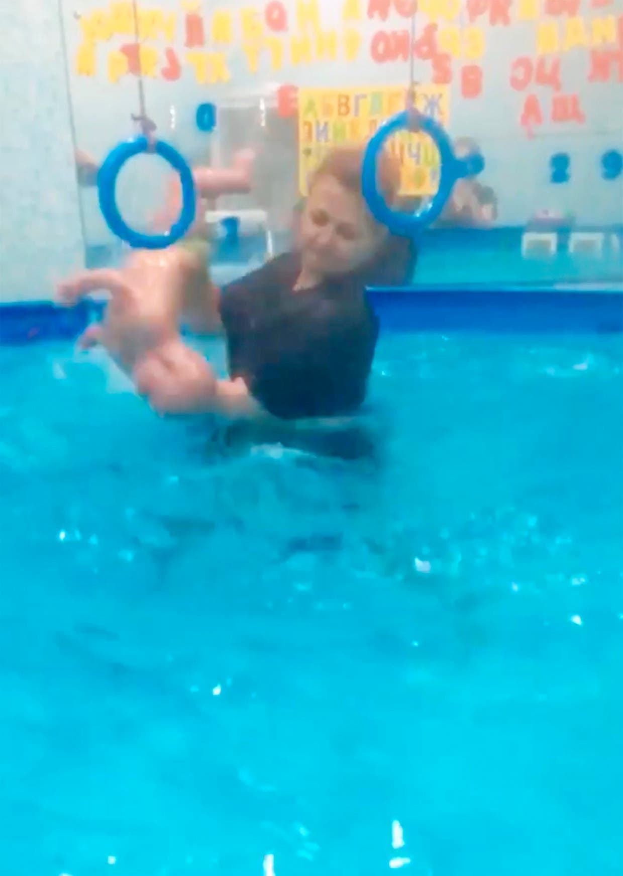 coach de natation est accusé de violenter des bébés handicapés