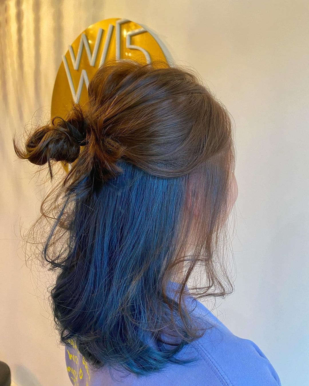 Coloration de cheveux : se teindre les cheveux en bleu