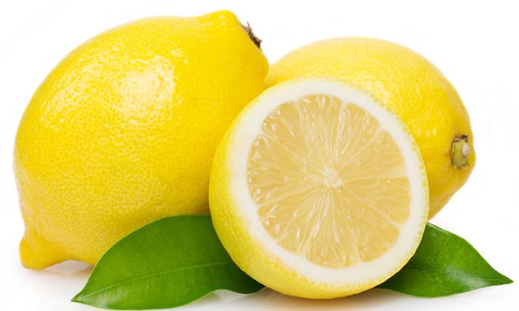 baño con olor a limon