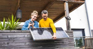 Combien rapporte 100 m2 de panneau solaire ?