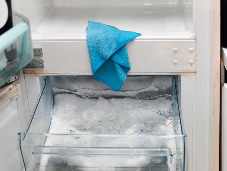 defrost the freezer