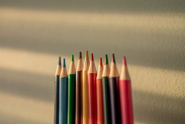 Comment Utiliser du Dentifrice pour Reboucher les Trous d'un Mur Blanc.