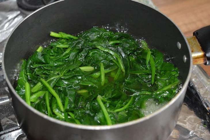 acqua di cottura degli spinaci