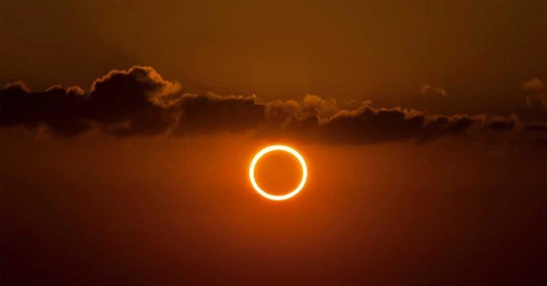 eclipse anneau de feu