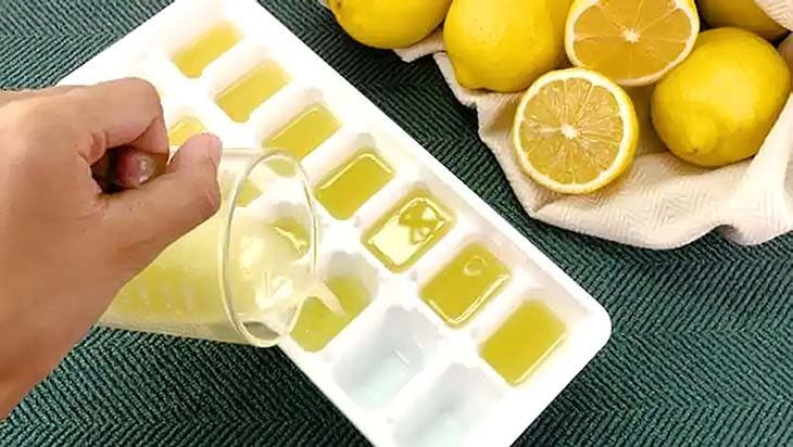 cubetti di ghiaccio al limone