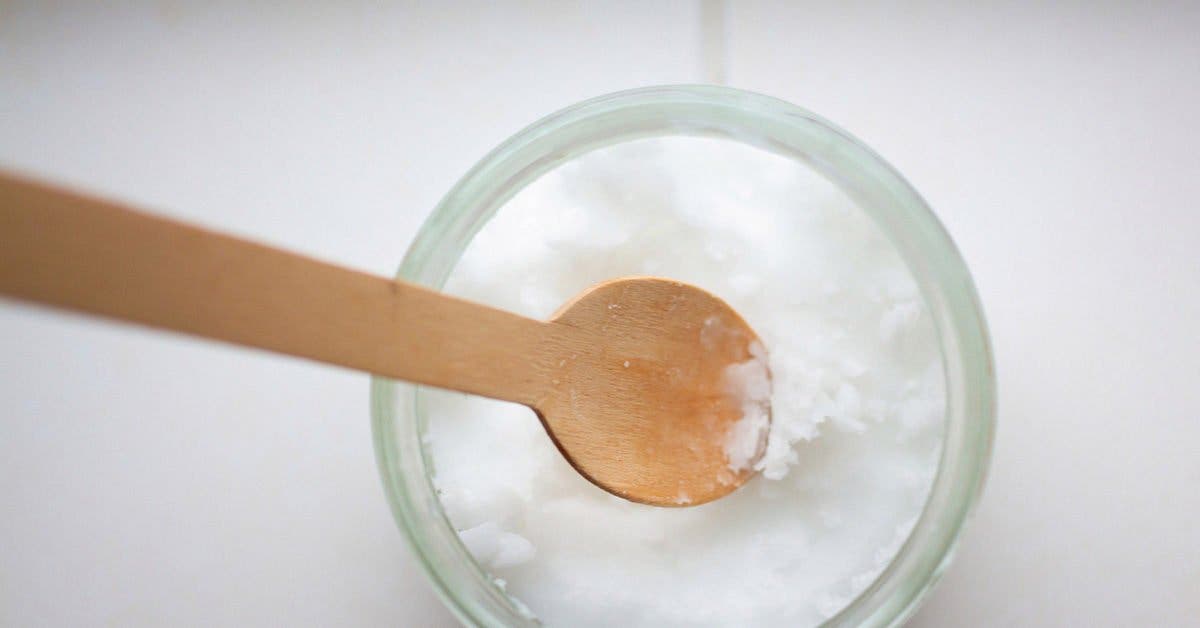 Voici comment l’huile de coco et le bicarbonate de soude peuvent vous redonner une peau douce et sans imperfections