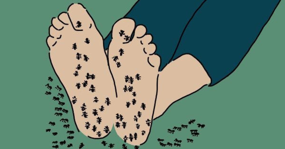 Les médecins mettent en garde les personnes qui ressentent des fourmillement aux pieds pendant la nuit