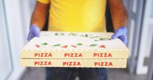 La mère d'un livreur commande une pizza pour soutenir son fils lors de son premier jour de travail