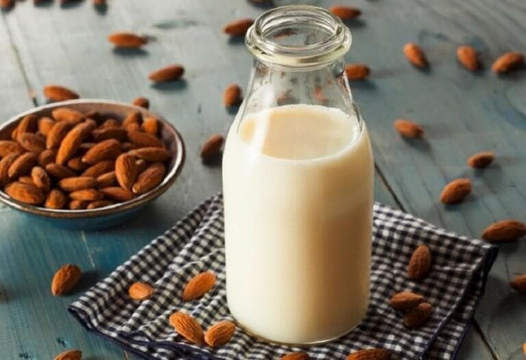 lait damande 1 - 5 aliments pour faire baisser le taux de cholestérol