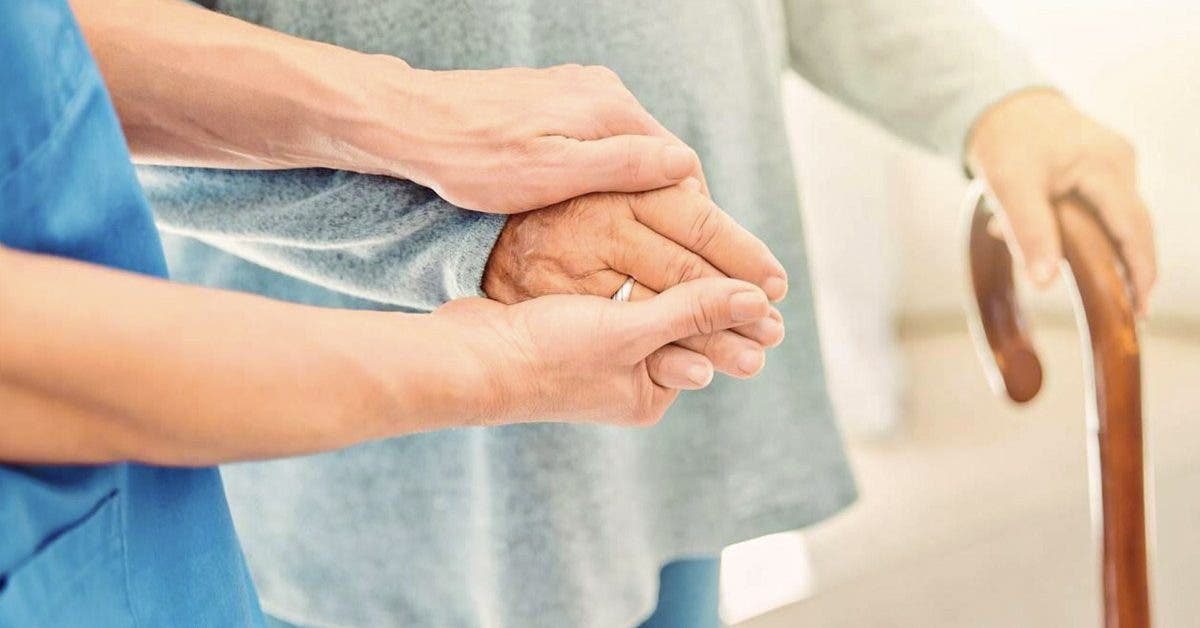 Les bienfaits d’un accompagnement à domicile pour le bien-être des personnes fragiles