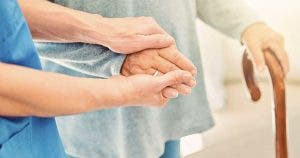 Les bienfaits d’un accompagnement à domicile pour le bien-être des personnes fragiles