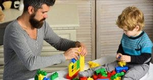 les pediatres recommandent de donner aux enfants des jouets simples plutot que des tablettes et des appareils electroniques 1