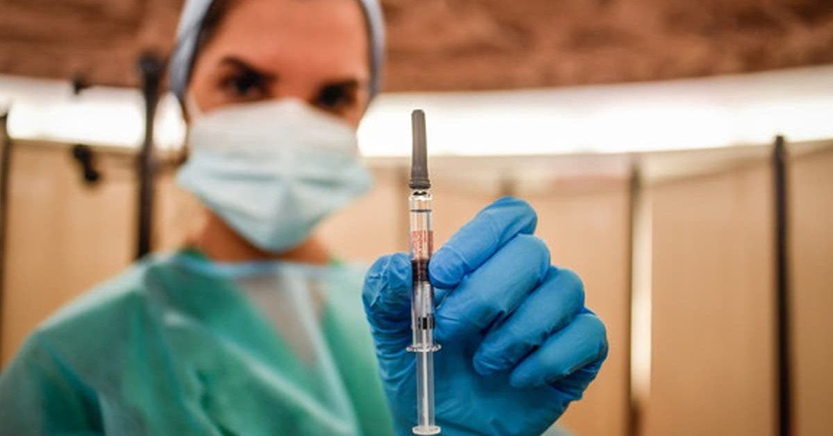 lune-des-plus-grandes-revues-scientifiques-se-pose-des-questions-sur-les-vaccins-anti-covid-19