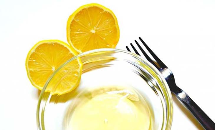 Masque blanc d’oeuf et citron pour éliminer les points noirs du visage Masque blanc d’oeuf et citron pour éliminer les points noirs du visage