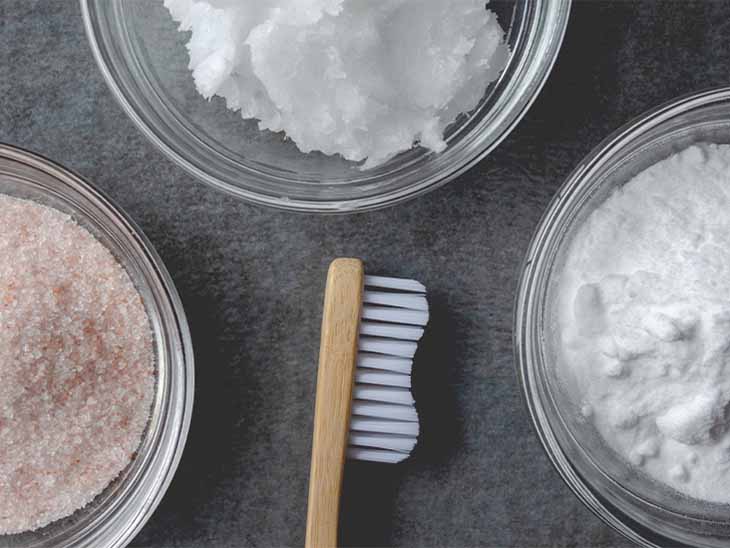 Masque huile de coco et bicarbonate de soude pour éliminer les points noirs du visage Masque huile de coco et bicarbonate de soude pour éliminer les points noirs du visage