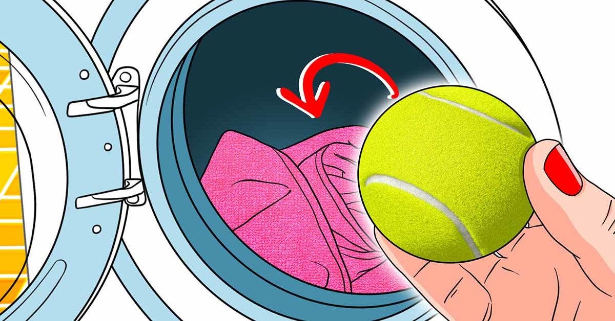 mettre une balle de tennis de linge avant lavage final