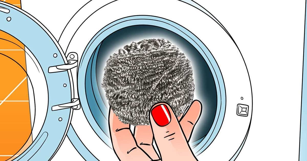 Pourquoi mettre une éponge en laine d’acier une fois par mois dans le lave-linge ? L’astuce maline qui change tout