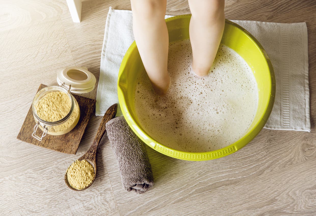 Foot bath against fungal infections
