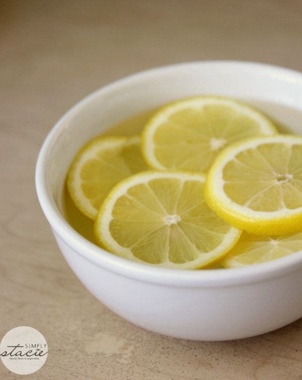 limone pulito nel microonde