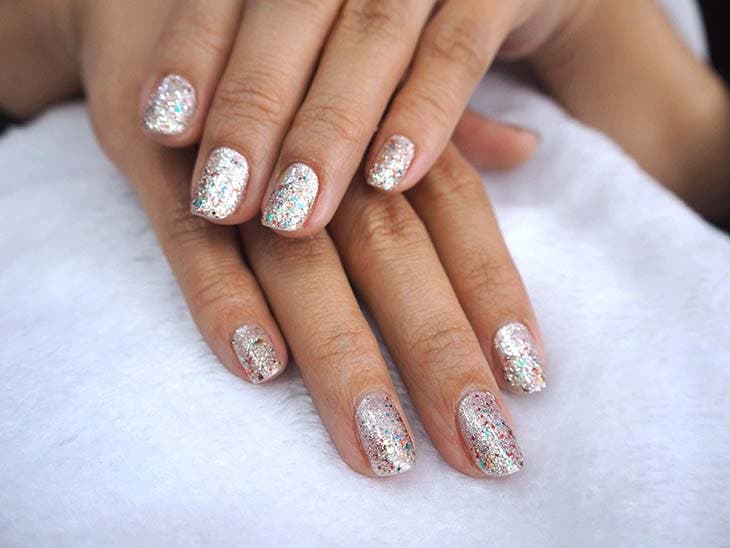 ongles a paillettes