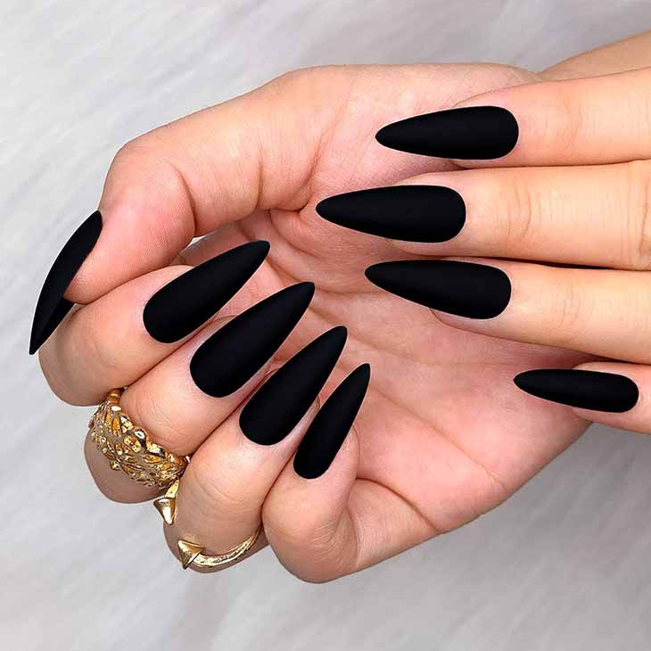 ongles noirs