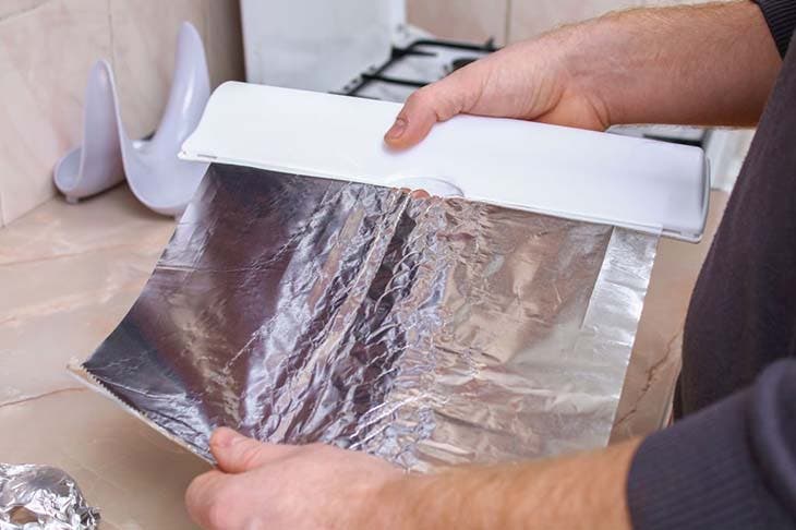 Une face de papier aluminium. source : spm Une face de papier aluminium. source : spm