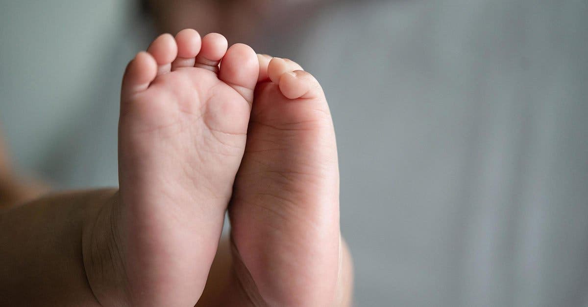 Des parents abandonnent leur nouveau-né à l'hôpital parce qu'ils n'ont pas pu payer la césarienne