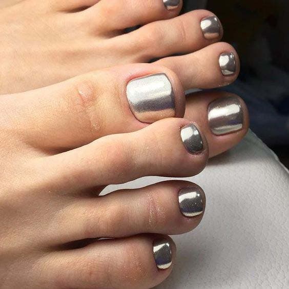 Ongles d’orteils chromé Ongles d’orteils chromé