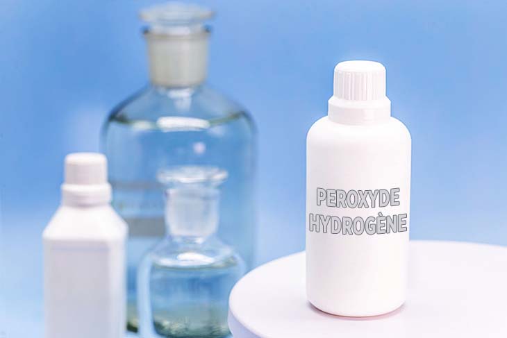 Warum schneiden erfahrene Hausfrauen Papierhandtücher in zwei Hälften? Der praktische Trick, der das Leben leichter macht 3 Wasserstoffperoxid