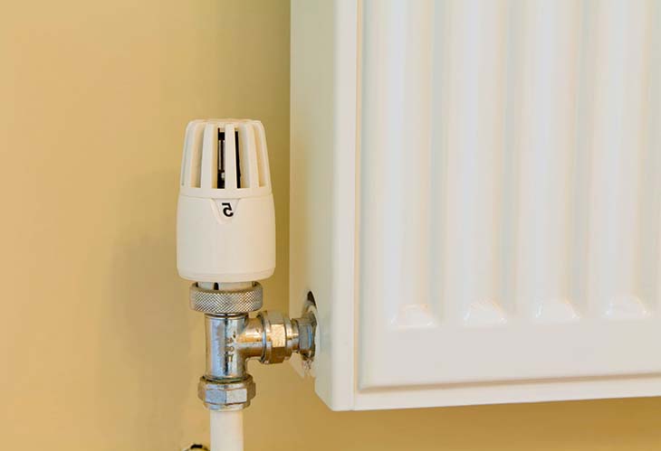 radiateur 8 - Comment chauffer la maison sans dépenser un seul euro ? 3 astuces simples qui fonctionnent