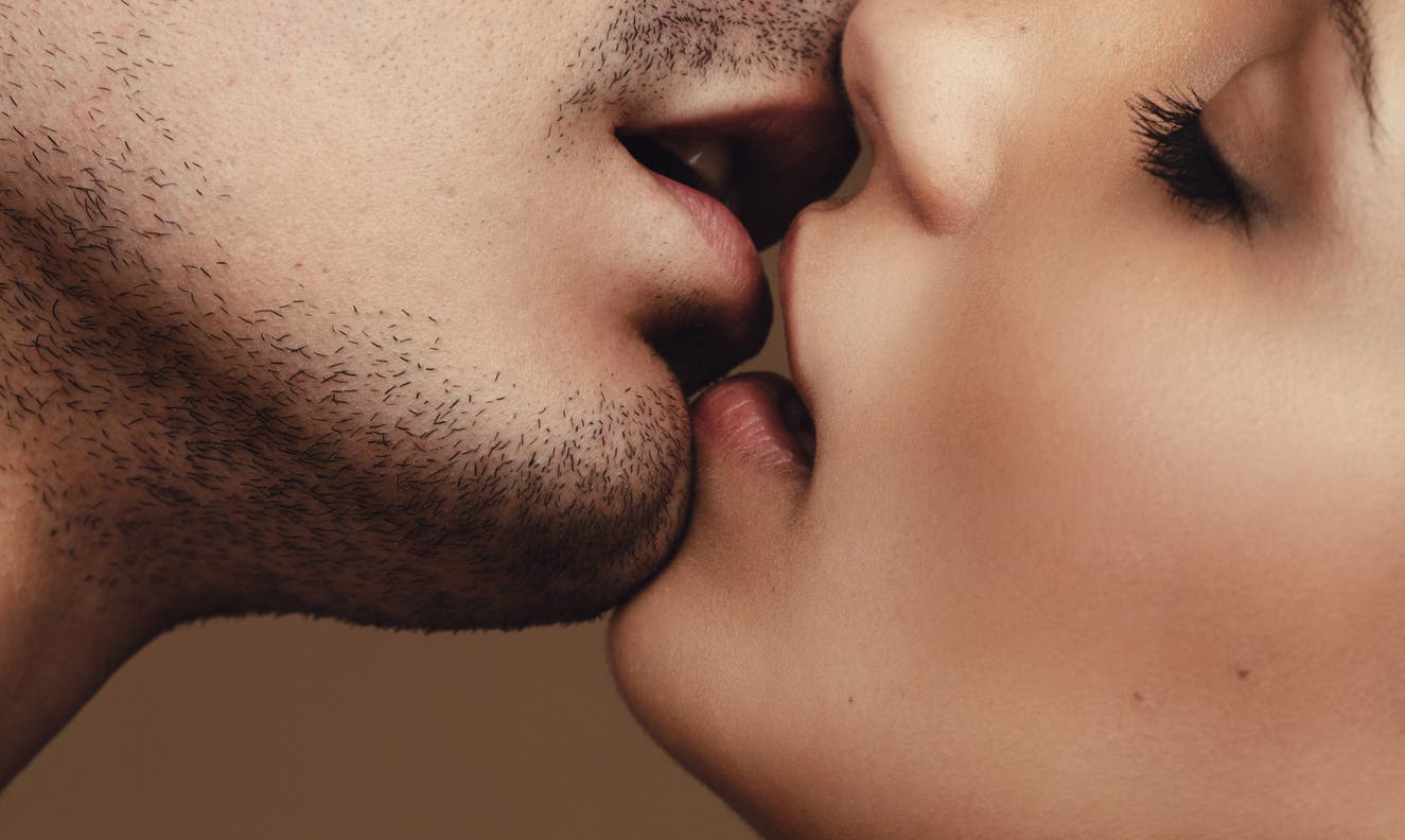 rainbowkiss1 - Rainbow Kiss : ce nouveau comportement sexuel met votre santé en danger