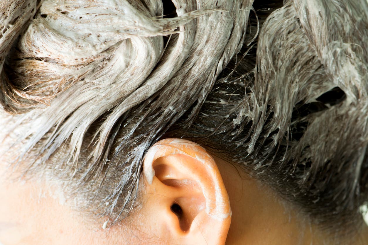 Masque de poivre noir et yaourt nature pour couvrir les cheveux gris